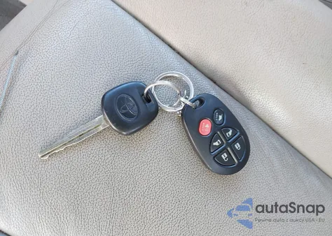 2011 Toyota Sienna Xle V6 z USA, uszkodzony, nr VIN 5TDYK3DC7BS008535